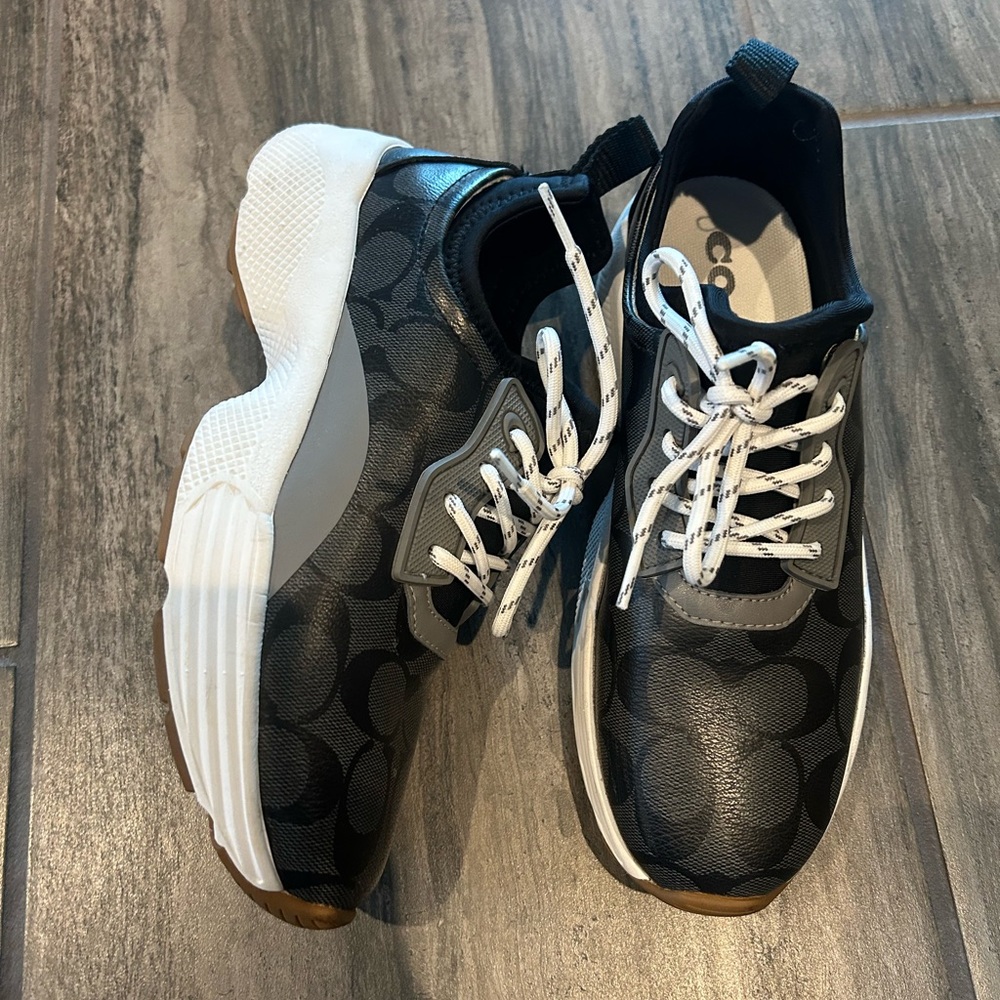Coach Women's Black and White Trainers C270